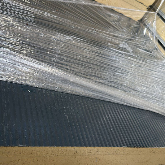 Sandwichplatten Wand 120 mm Anthrazit 2. Wahl verdeckte Verschraubung