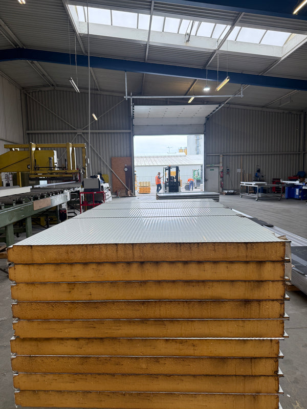 Paket #225 Sandwichplatten Wand 9 x 2,00 m Kernstärke 100 mm