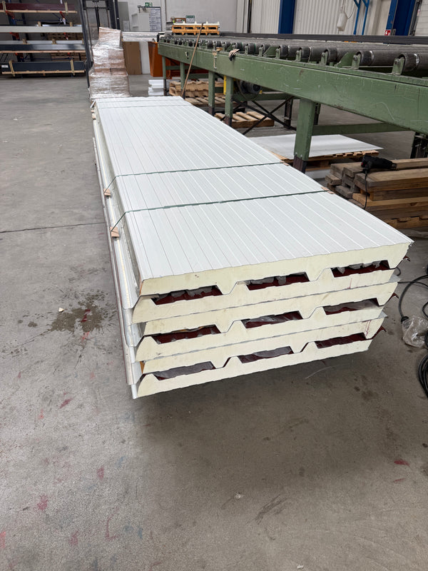 Paket #232 Sandwichplatten Dach 6 x 4,30 m Kernstärke 60 mm