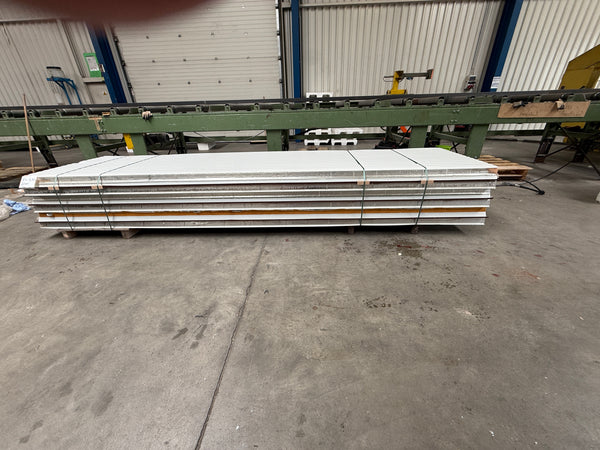 Paket #232 Sandwichplatten Dach 6 x 4,30 m Kernstärke 60 mm