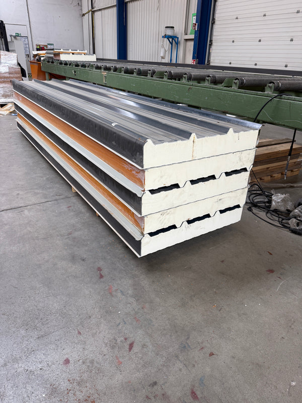 Paket #233 Sandwichplatten Dach 5 x 4,50 m Kernstärke 140 mm