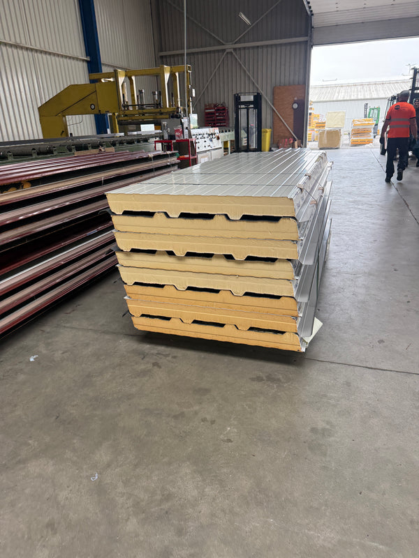 Paket #239 Sandwichplatten Dach 8 x 3,00 m Kernstärke 100 mm