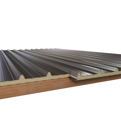 Seitenansicht der Überlappung bei Sandwichplatten Dach