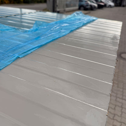 Sandwichplatten Wand liniert Mausgrau