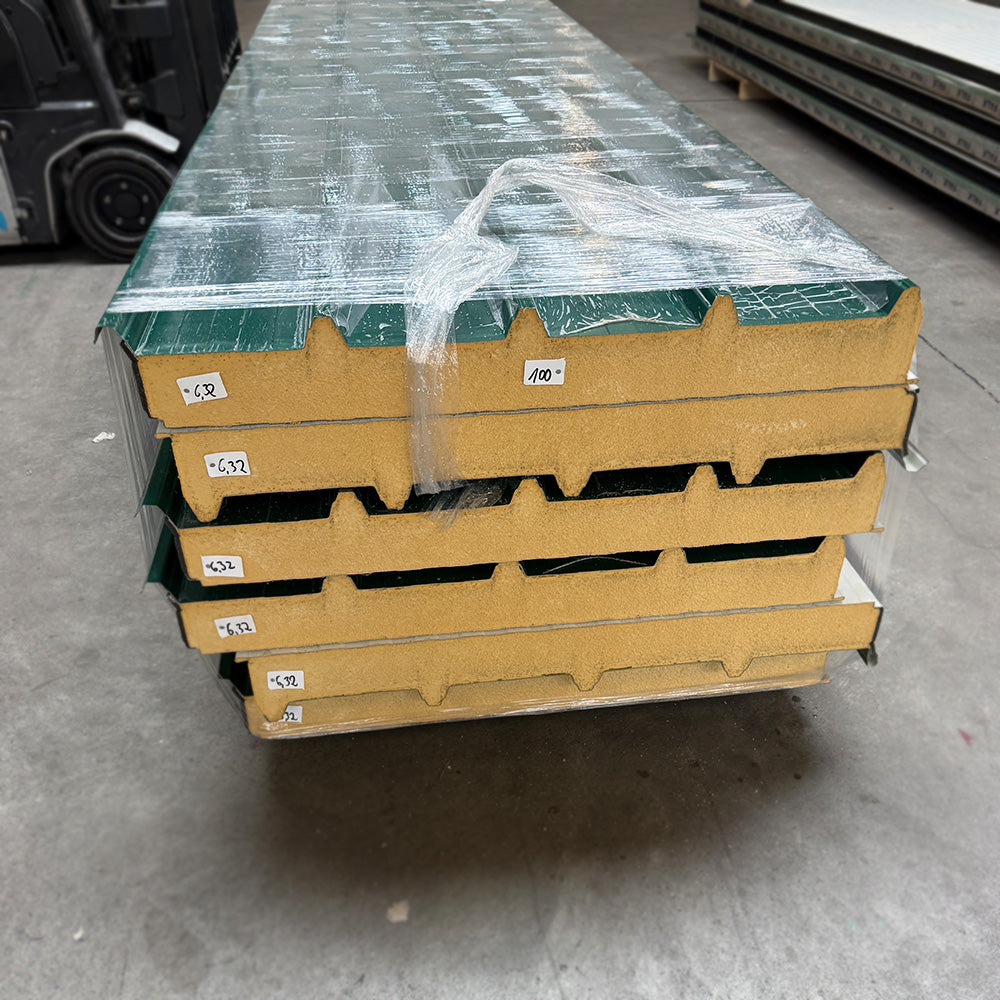 Sandwichpaneele in grün