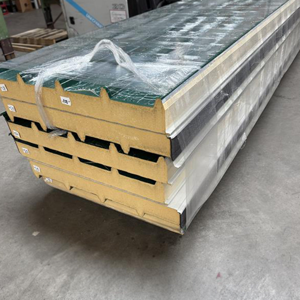 Sandwichplatten Dach Grün