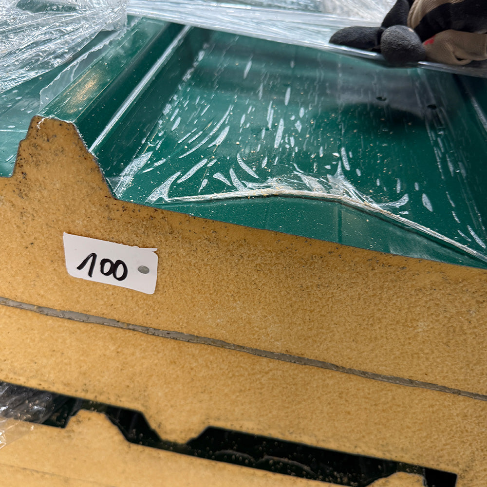 grüne Sandwichplatten Dach